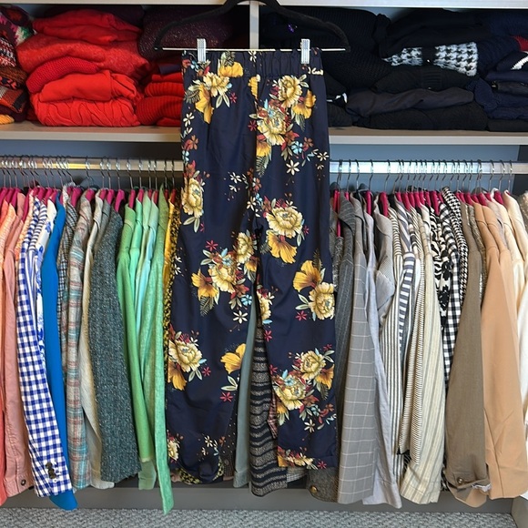 SHEIN navy/yellow floral elastic waistband ankle length cuffed pants size XS - Picture 3 of 3